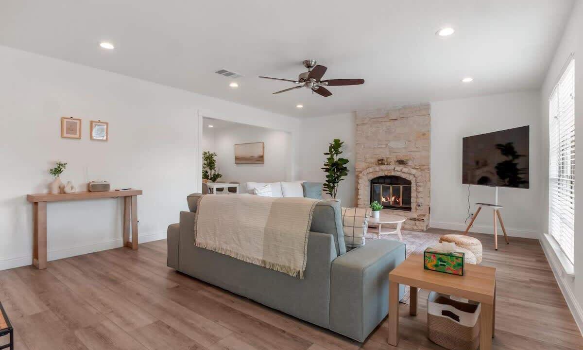 Photo of Livingroom in Springwoods