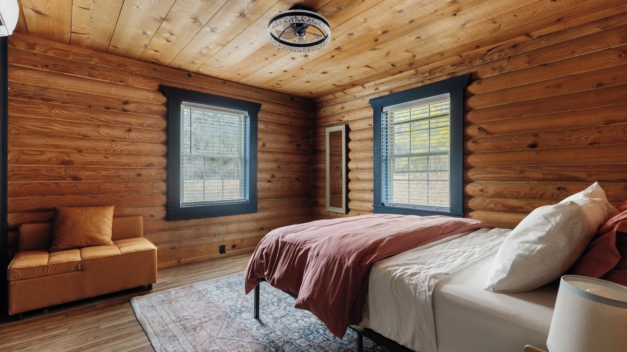 Photo of Bedroom in Lake Lure