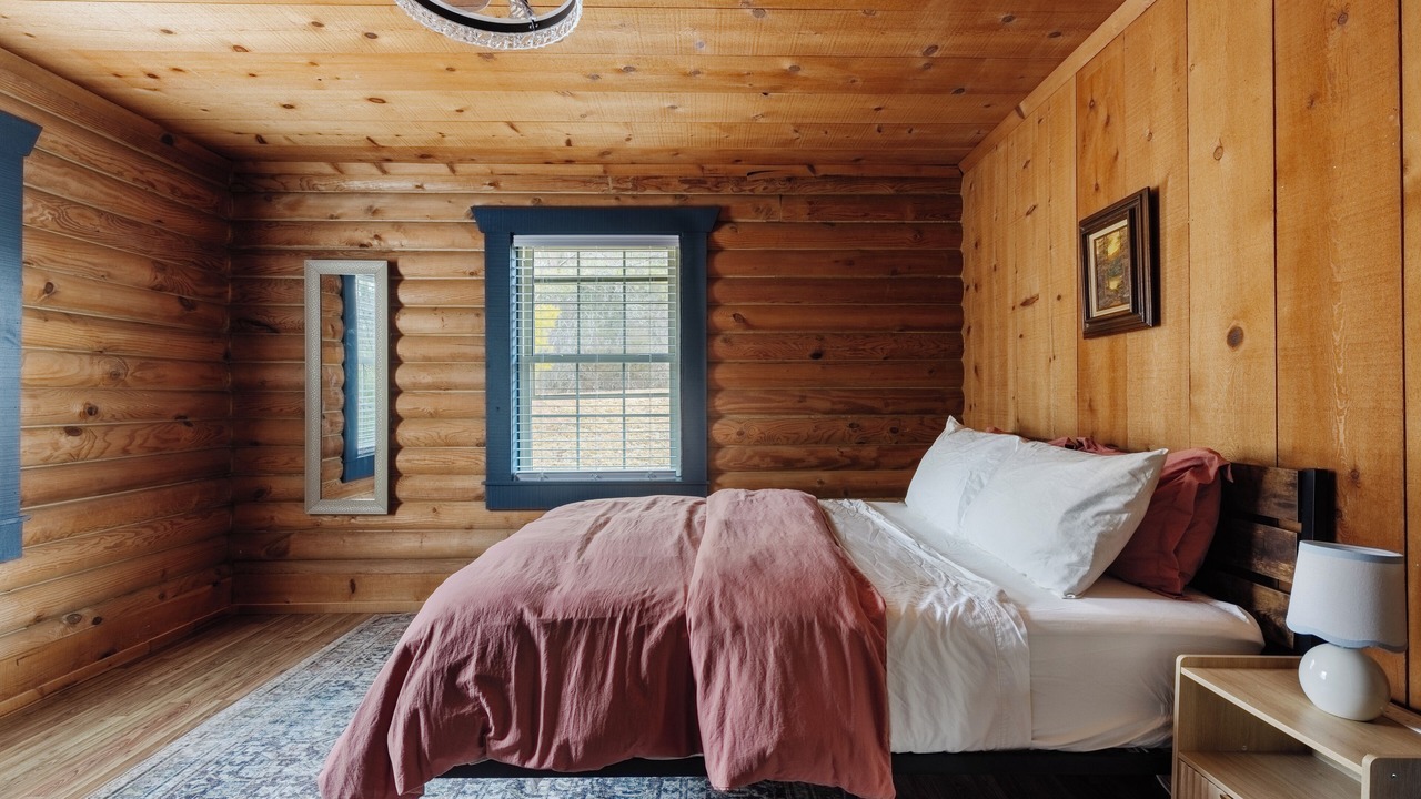 Photo of Bedroom in Lake Lure