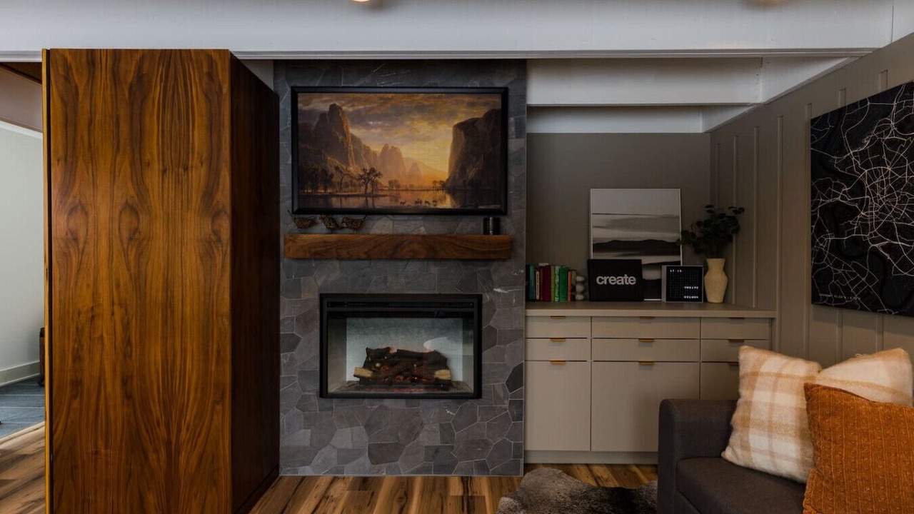 Photo of Livingroom in Old Washington