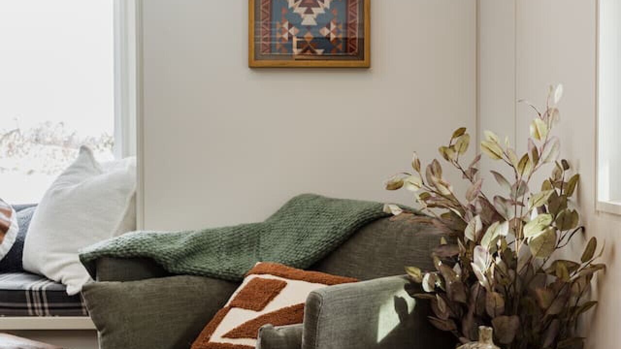 Photo of Livingroom in Old Washington