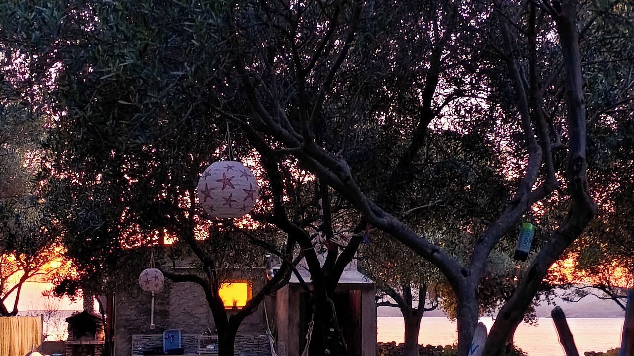 Photo of Outdoor in Ustrine