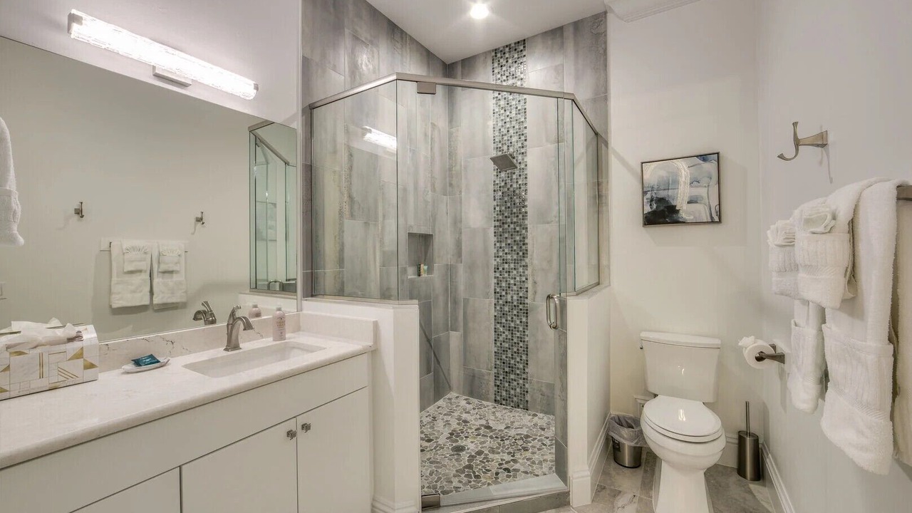 Photo of Bathroom in Mid Island