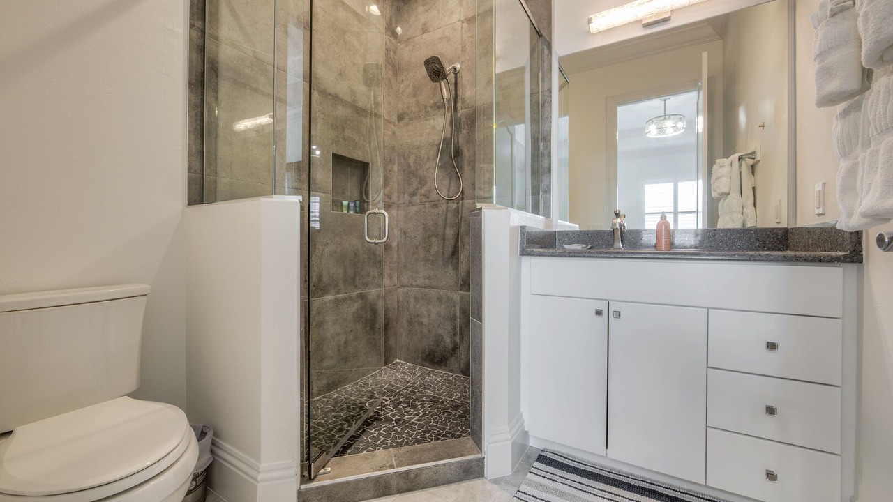 Photo of Bathroom in Mid Island