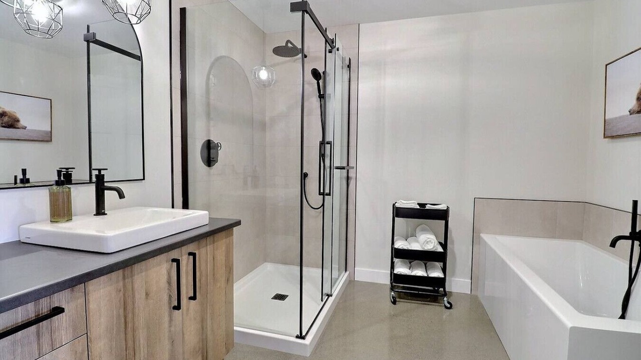 Photo of Bathroom in Saint-David-de-Falardeau