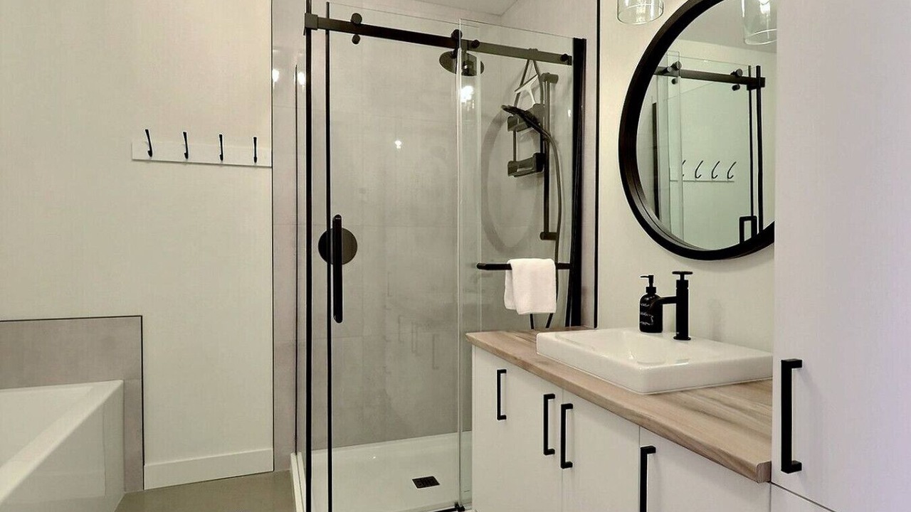 Photo of Bathroom in Saint-David-de-Falardeau