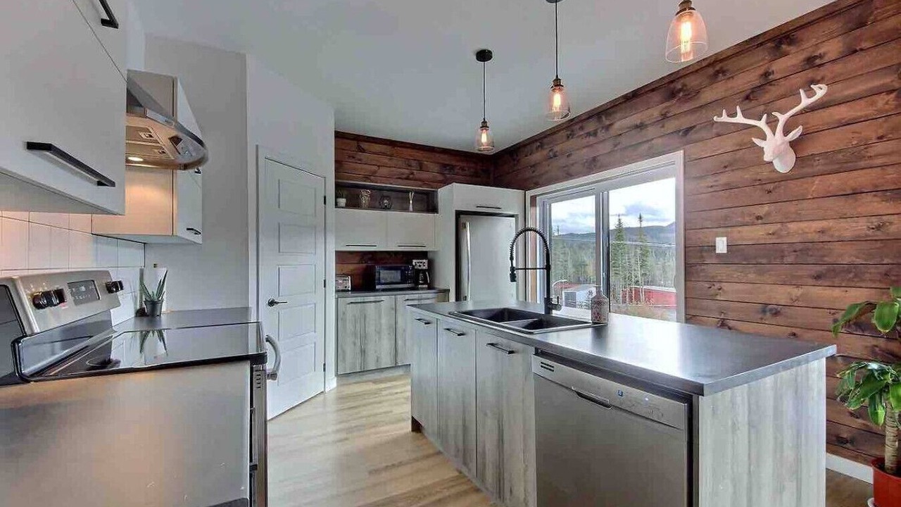 Photo of Kitchen in Saint-David-de-Falardeau