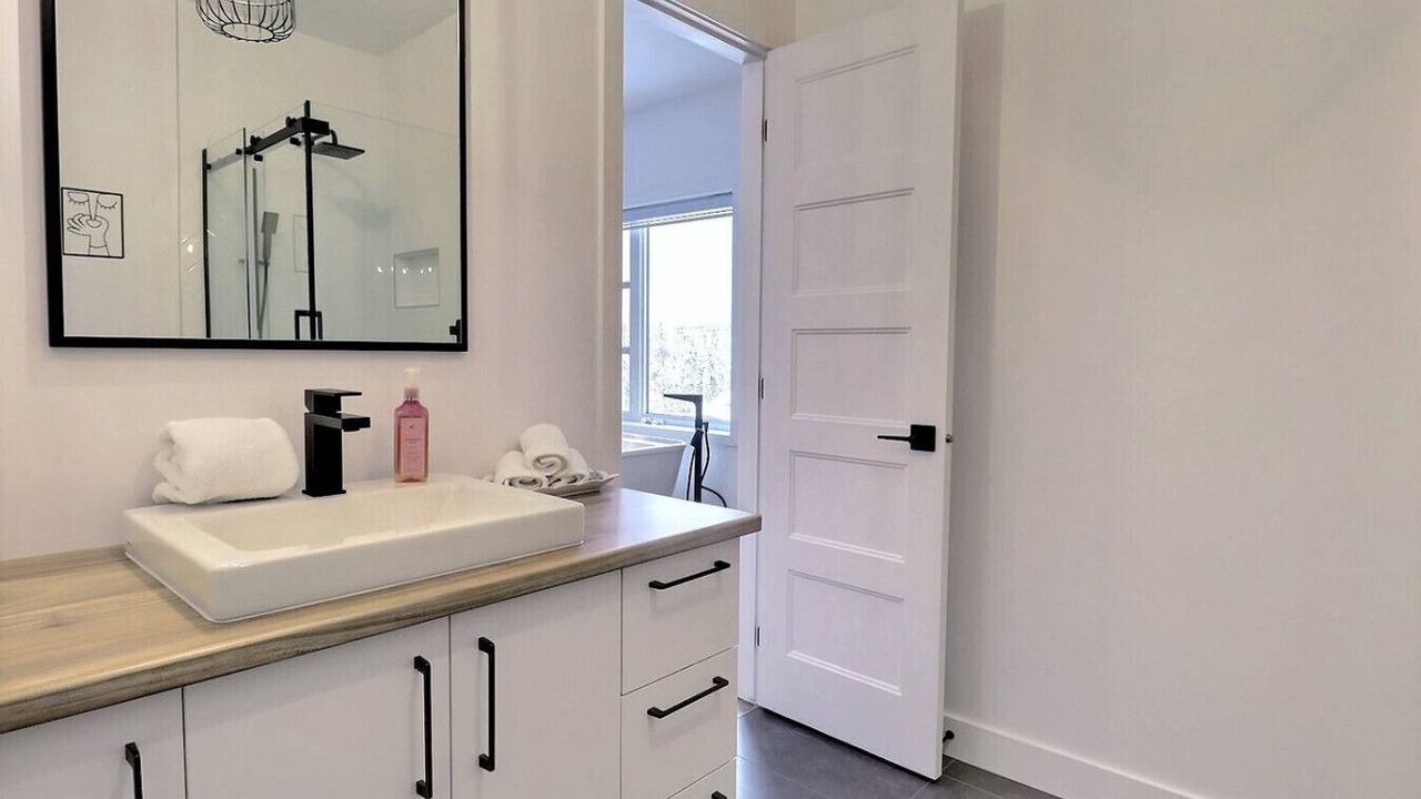 Photo of Bathroom in Saint-David-de-Falardeau