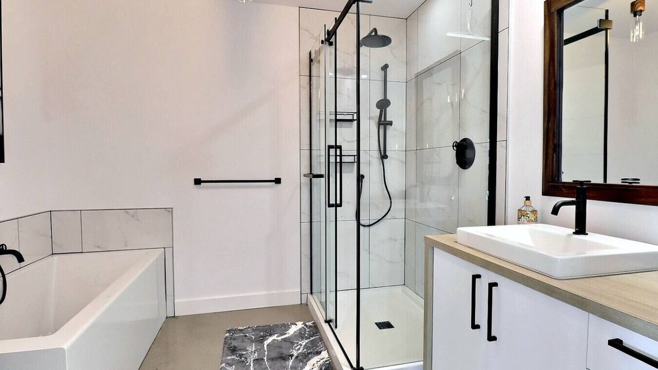 Photo of Bathroom in Saint-David-de-Falardeau
