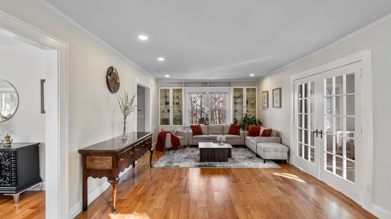Photo of Bedroom in Teaneck