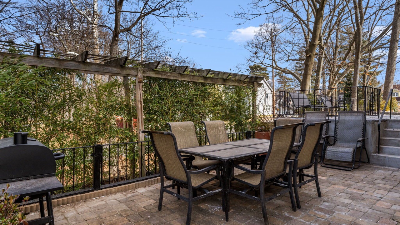 Photo of Outdoor in Teaneck