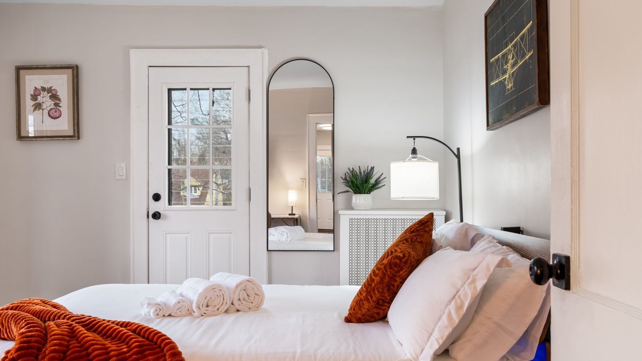 Photo of Bedroom in Teaneck