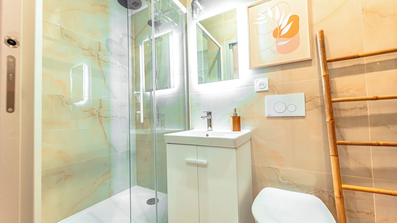 Photo of Bathroom in Albertville