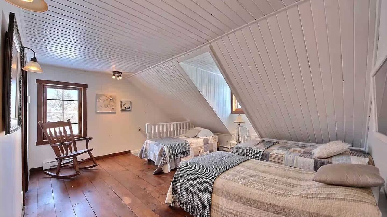 Photo of Bedroom in Jonquiere
