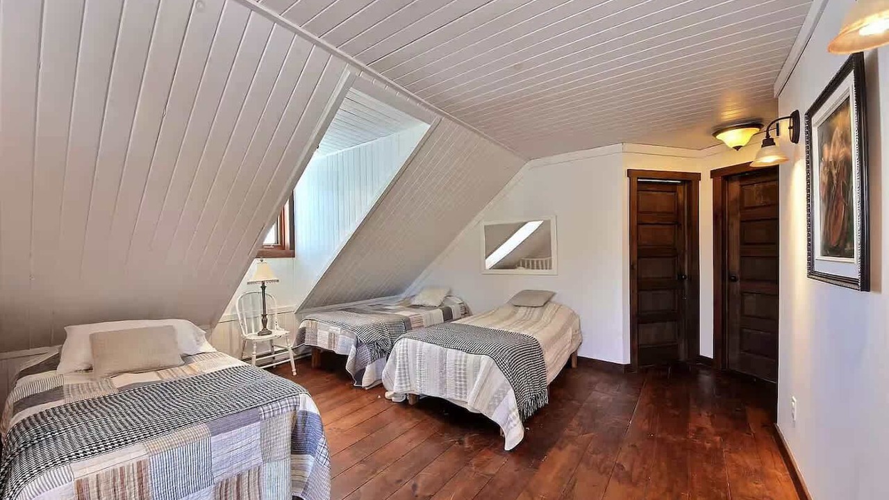Photo of Bedroom in Jonquiere