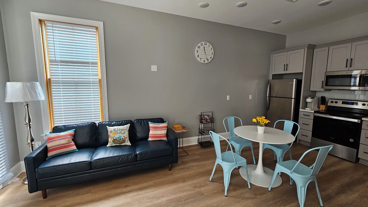 Photo of Livingroom in Seventh Ward