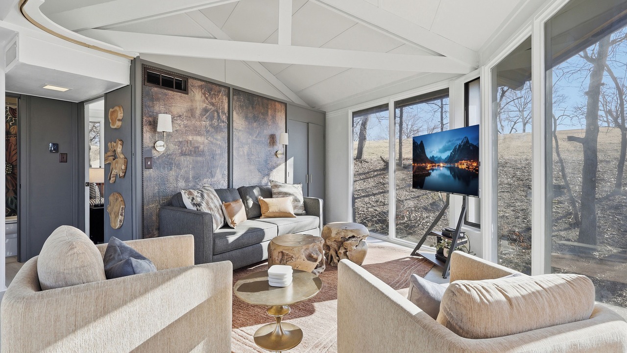 Photo of Livingroom in Village of Four Seasons
