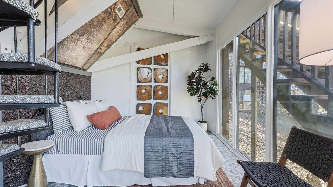 Photo of Bedroom in Village of Four Seasons