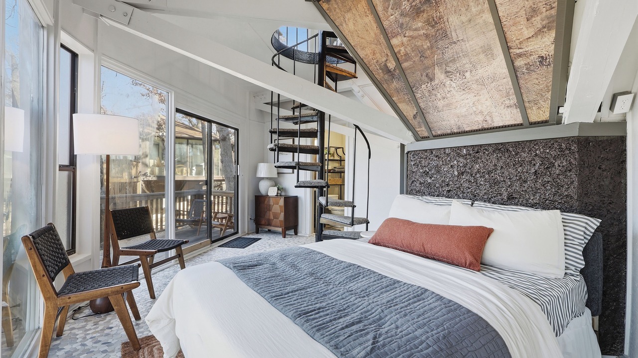 Photo of Bedroom in Village of Four Seasons
