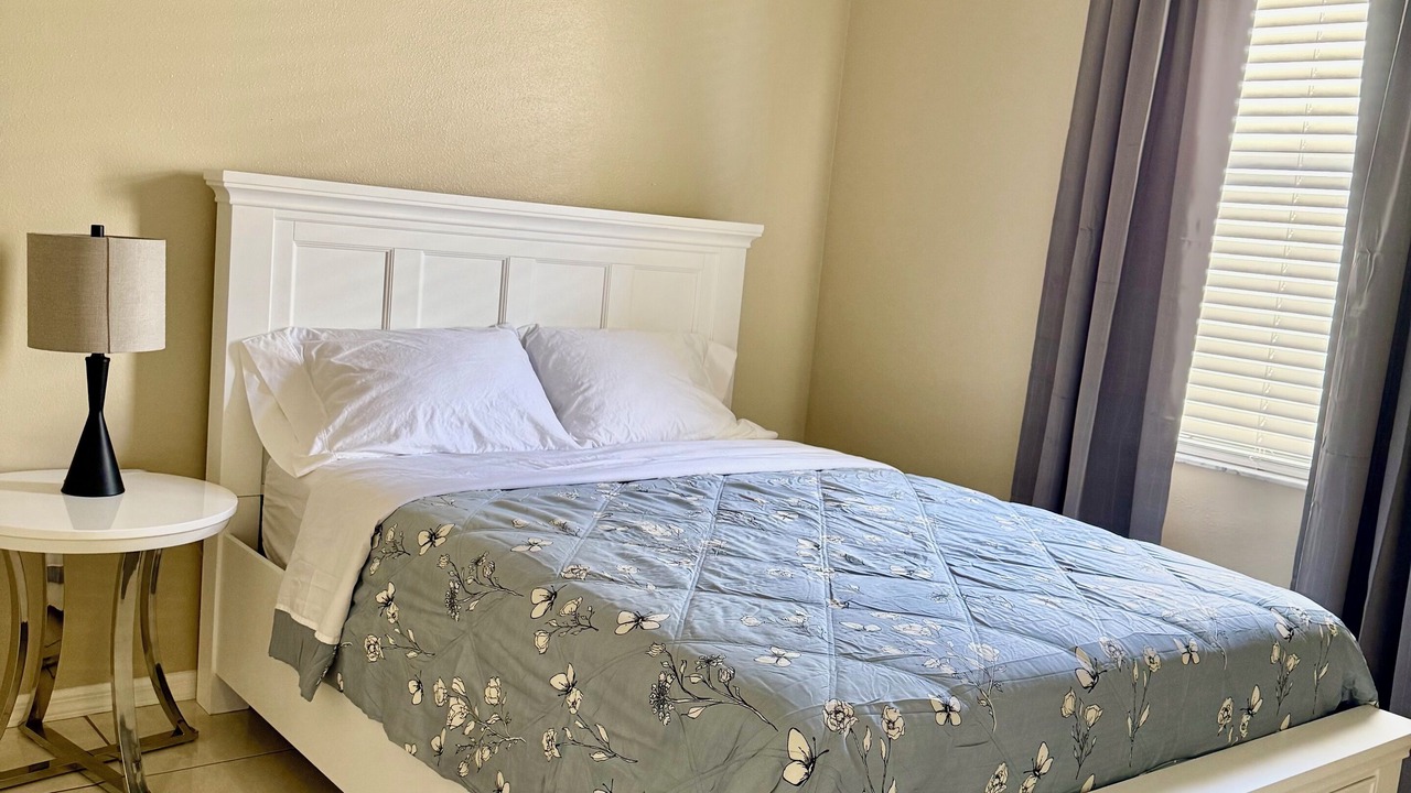 Photo of Bedroom in Lakeview Village