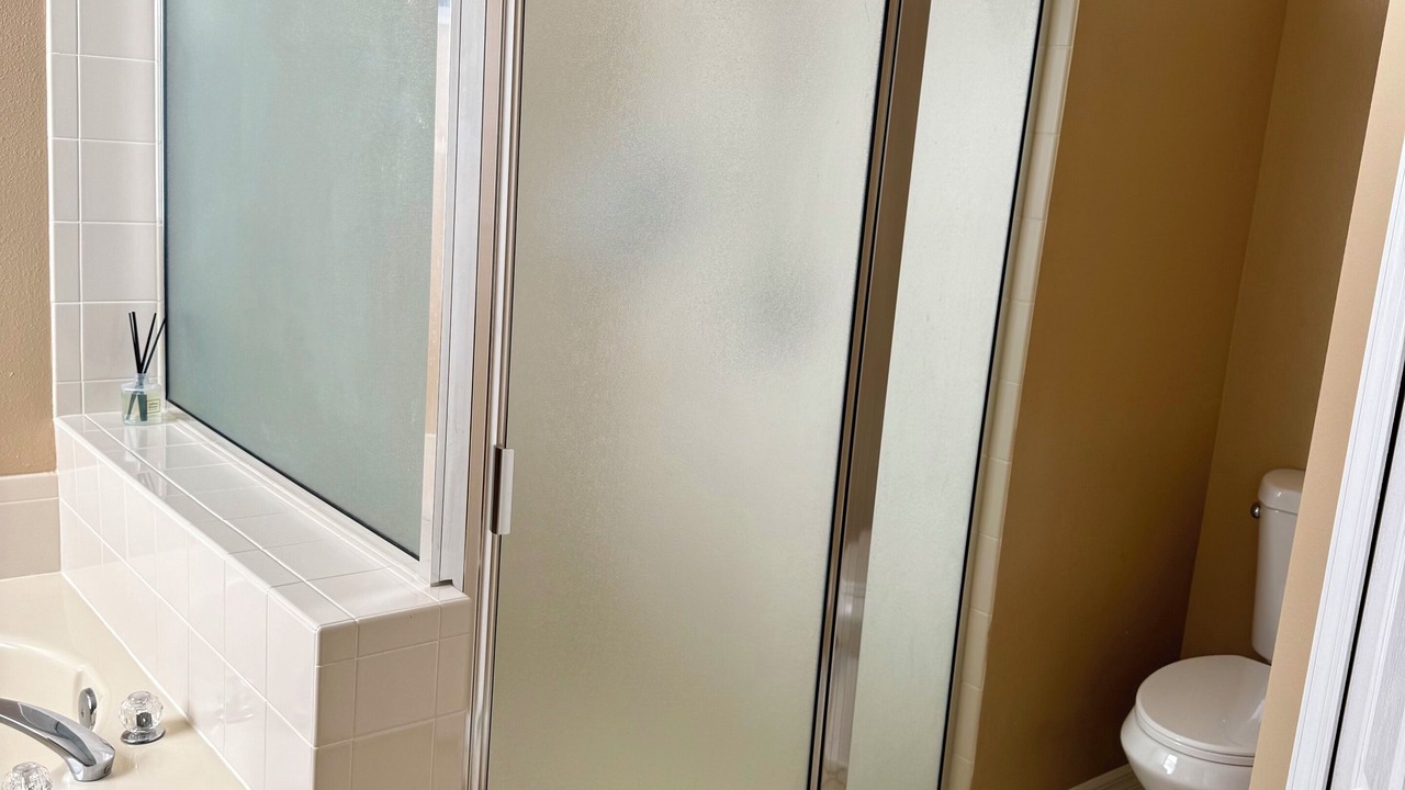 Photo of Bathroom in Lakeview Village