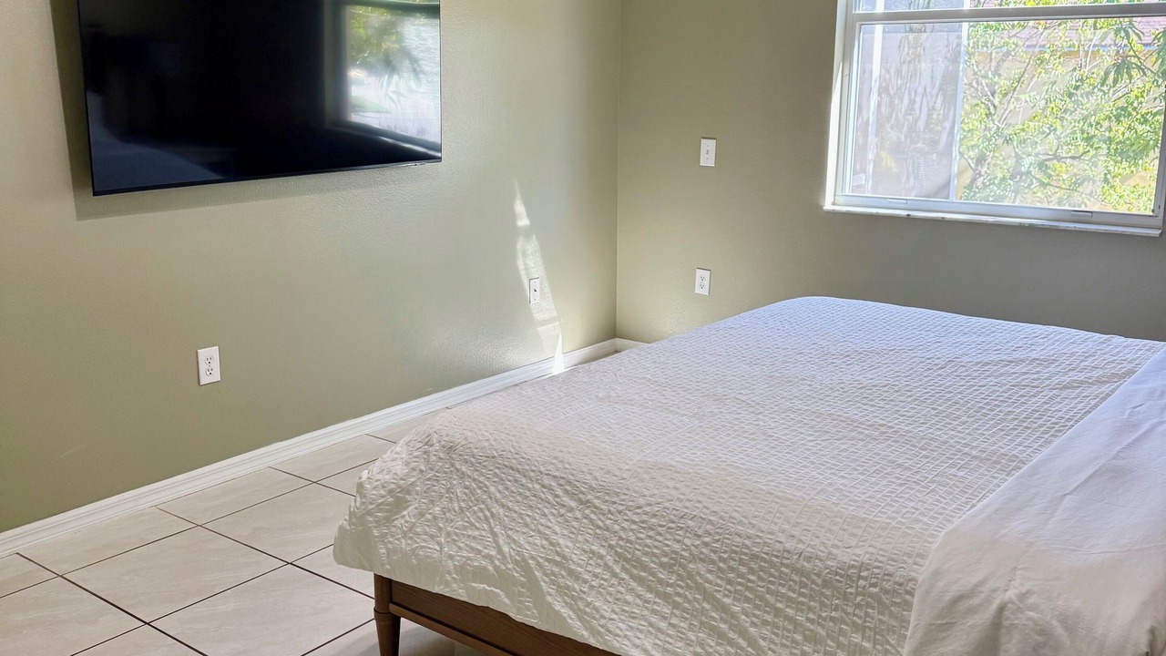 Photo of Bedroom in Lakeview Village