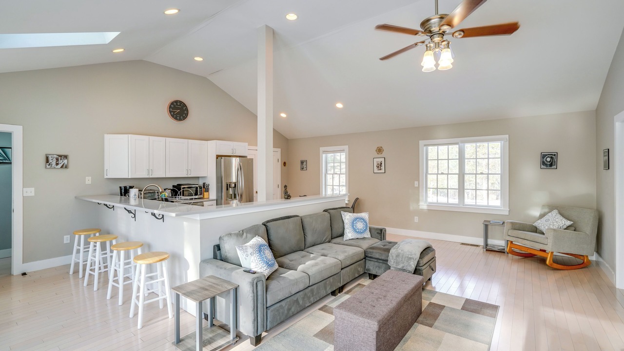 Photo of Livingroom in Lee