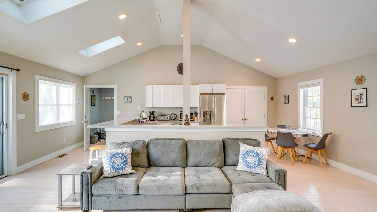 Photo of Livingroom in Lee