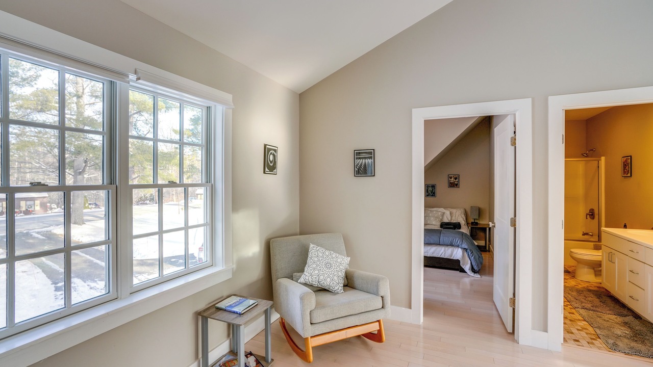 Photo of Bedroom in Lee
