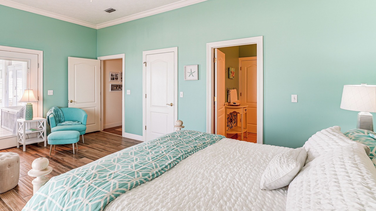 Photo of Bedroom in Crescent Beach