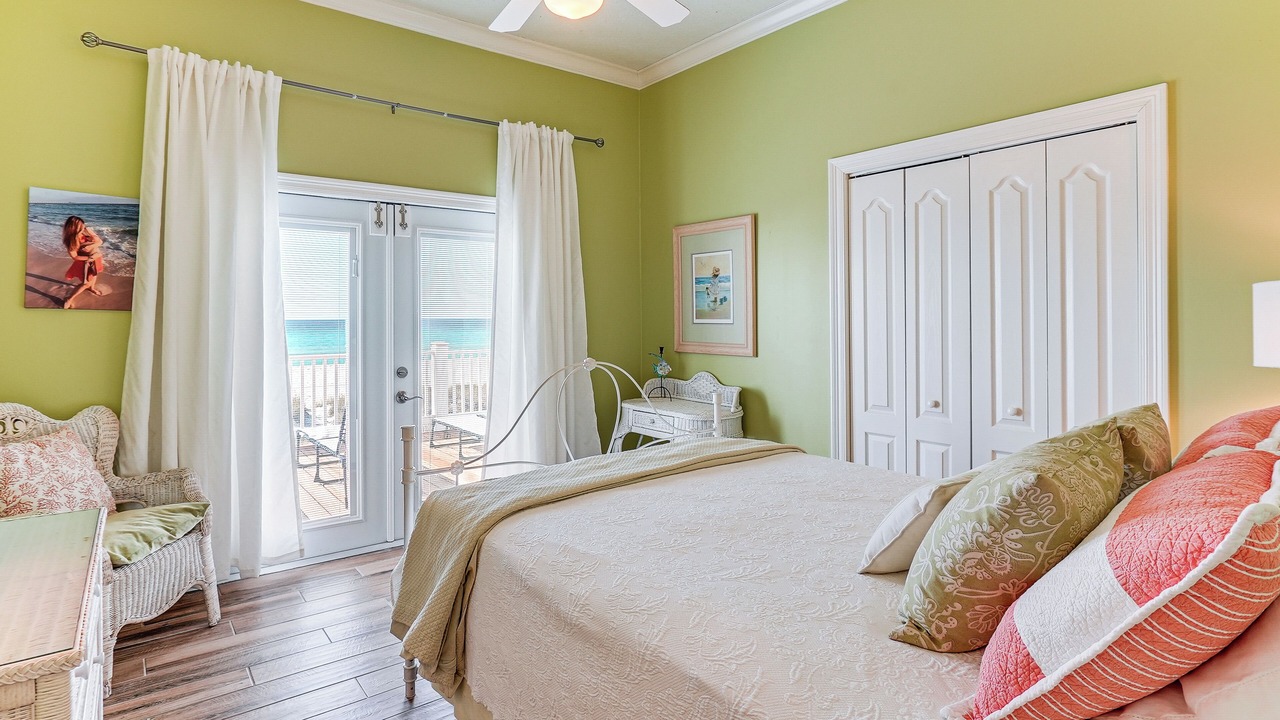 Photo of Bedroom in Crescent Beach