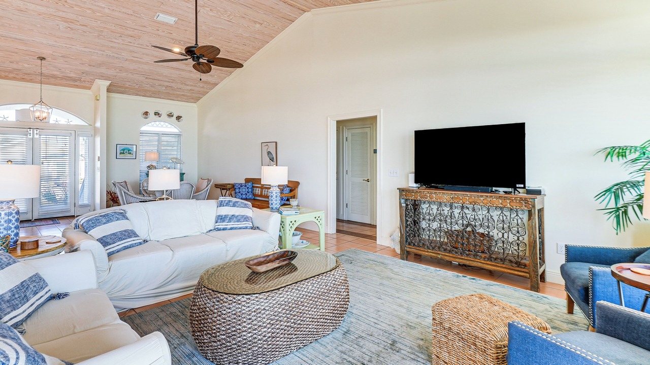 Photo of Livingroom in Crescent Beach