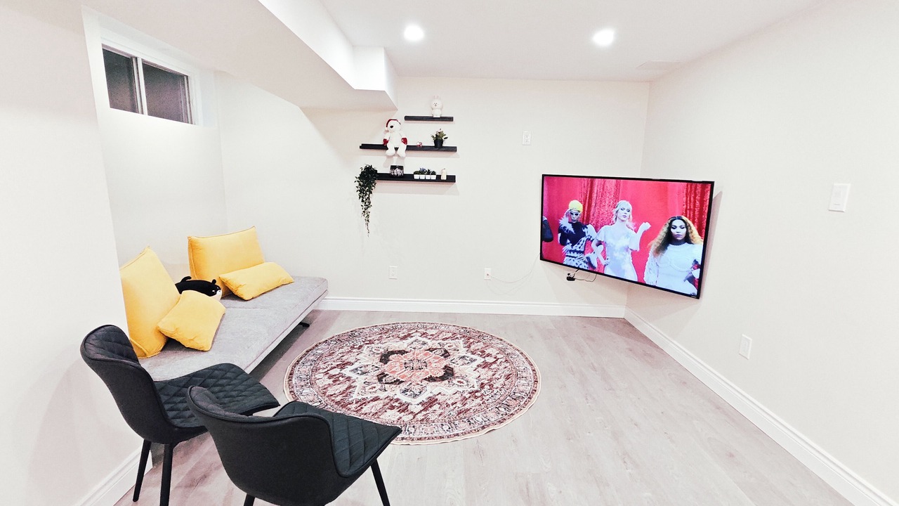 Photo of Livingroom in Richmond Hill