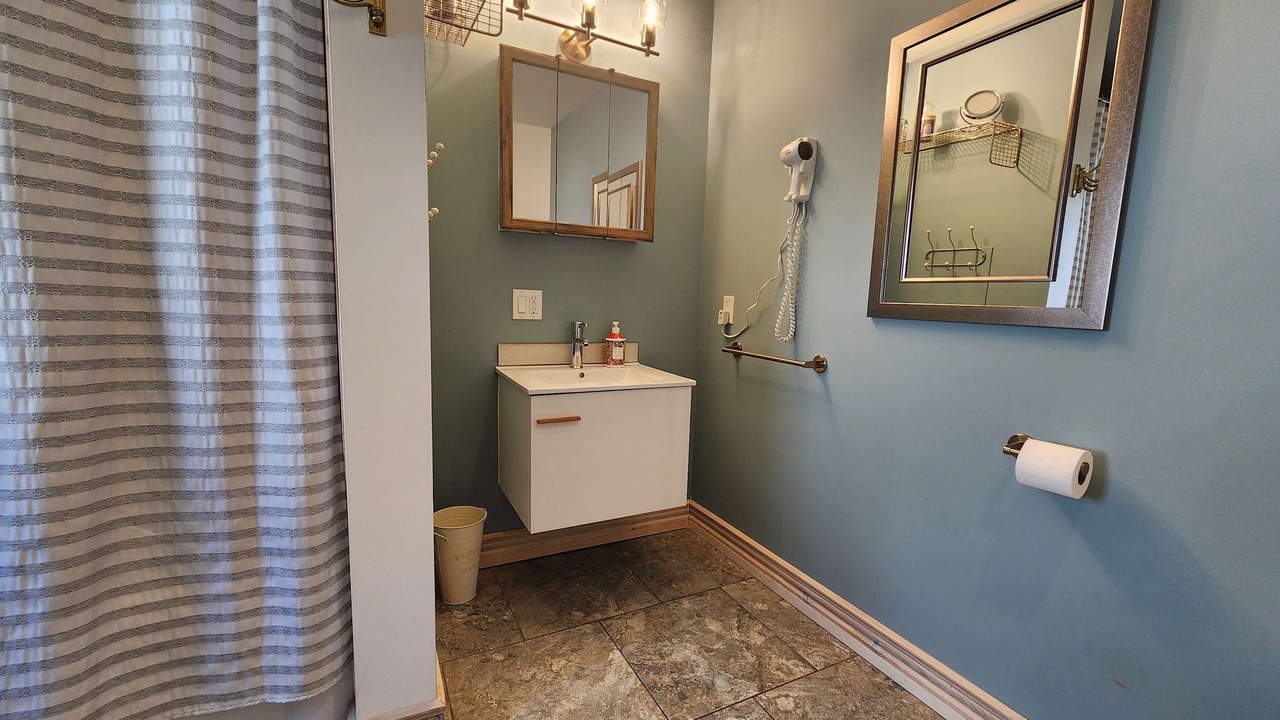 Photo of Bathroom in Rouyn-Noranda