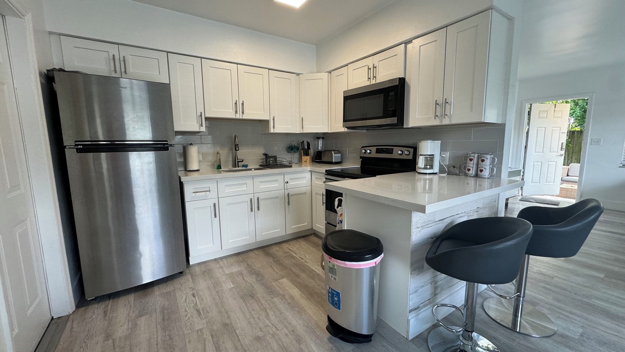Photo of Kitchen in Central Oakland Park