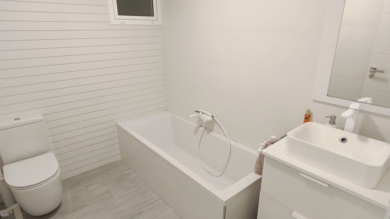 Photo of Bathroom in Benicalap