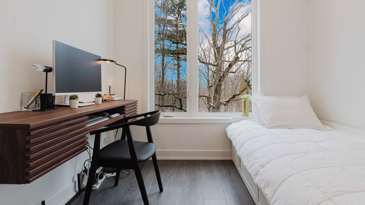 Photo of Bedroom in Erin Mills