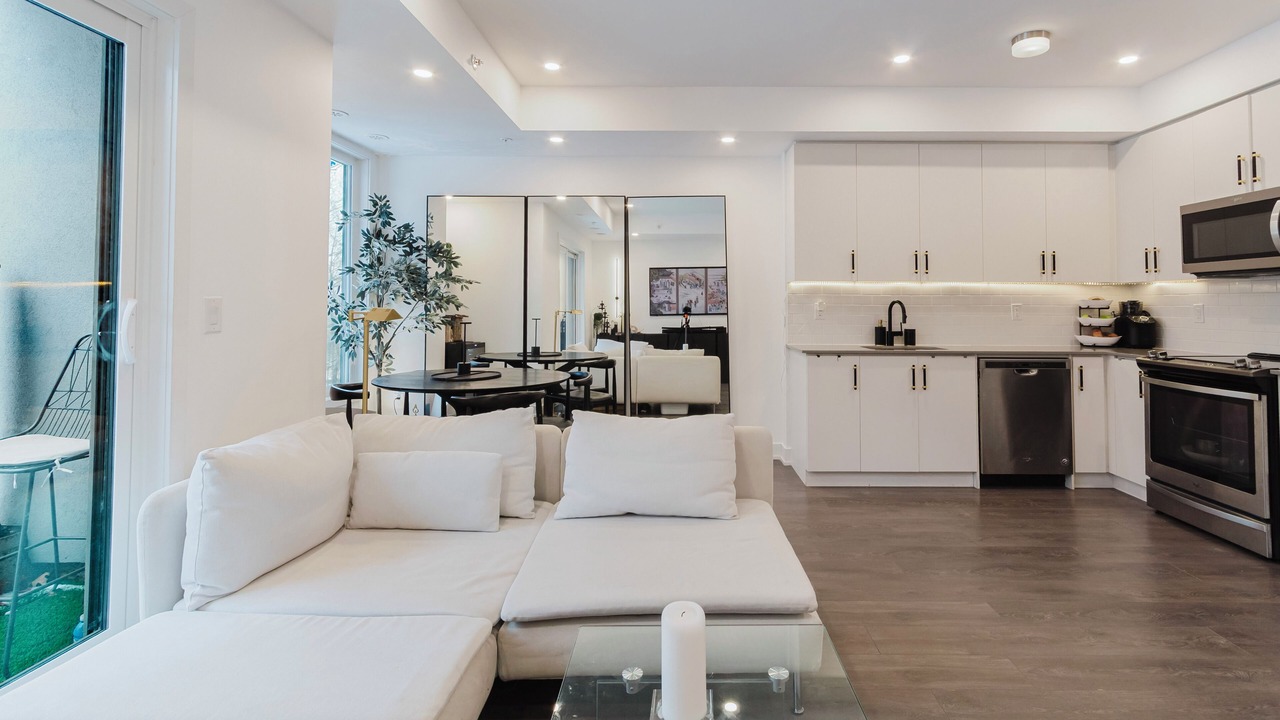 Photo of Livingroom in Erin Mills