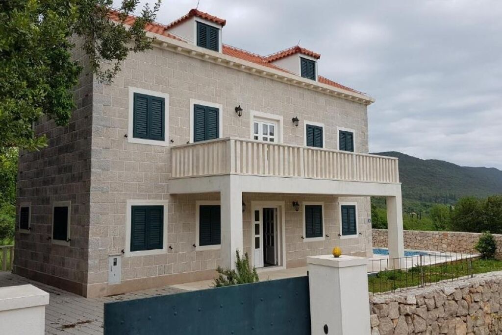Photo of Outdoor in urinici