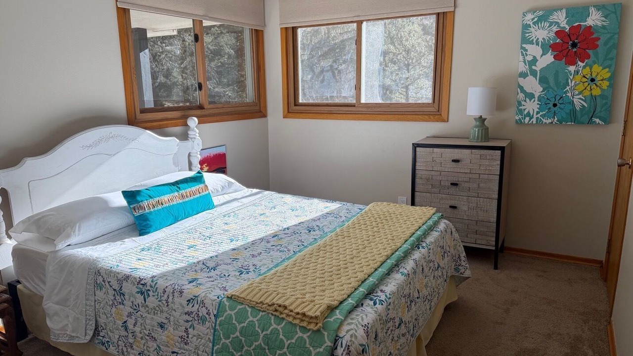 Photo of Bedroom in Idaho Springs