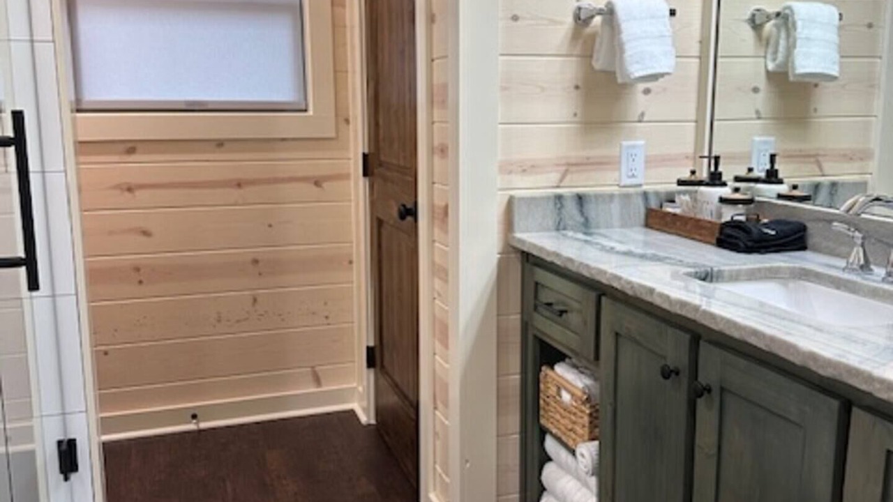 Photo of Bathroom in Golden