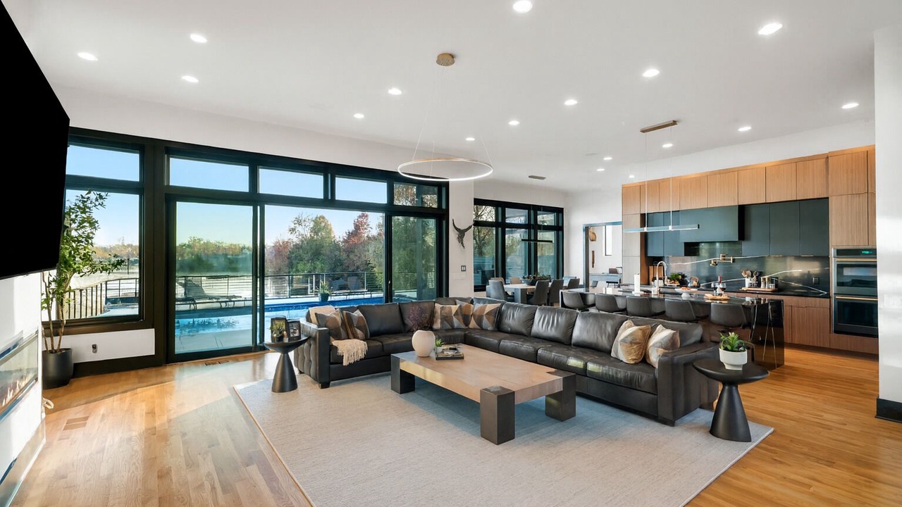 Photo of Livingroom in Hendersonville