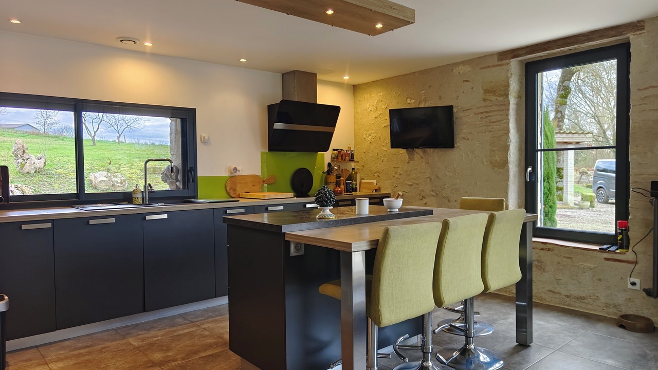 Photo of Kitchen in Grateloup-Saint-Gayrand