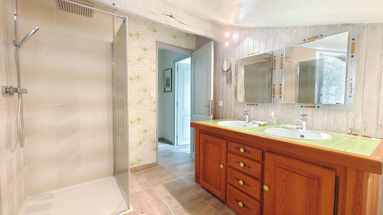 Photo of Bathroom in Grateloup-Saint-Gayrand