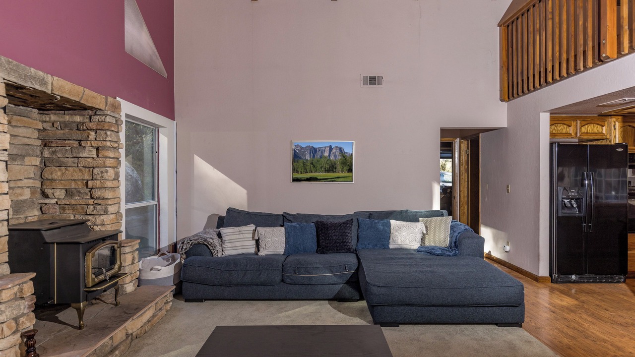 Photo of Livingroom in Oakhurst