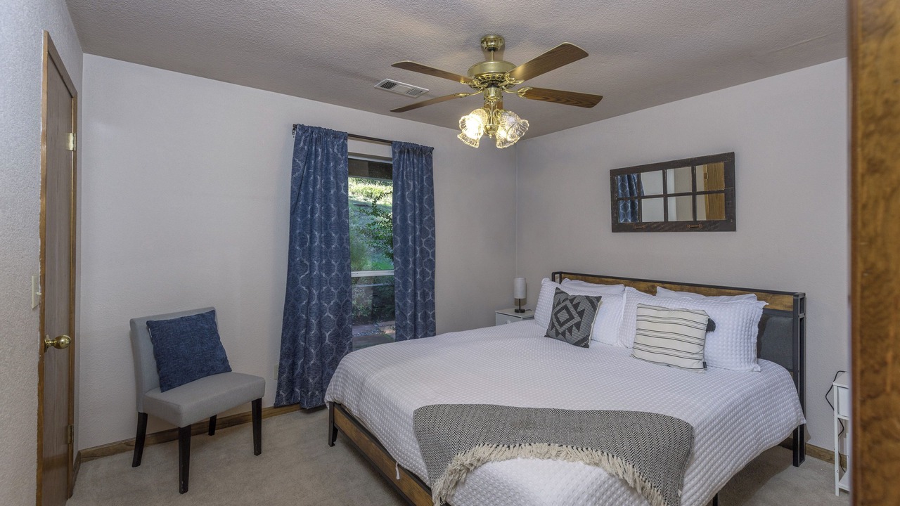 Photo of Bedroom in Oakhurst