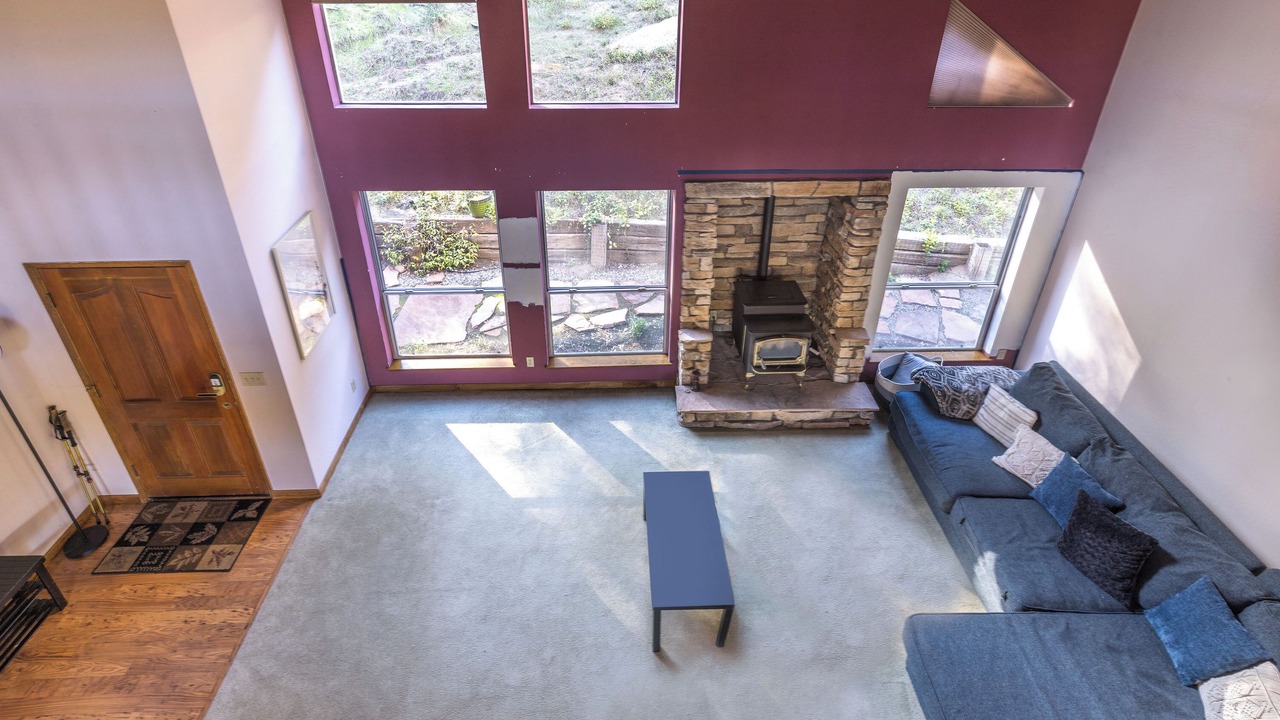 Photo of Livingroom in Oakhurst