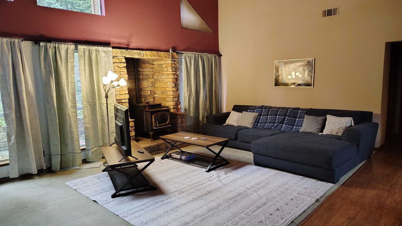 Photo of Livingroom in Oakhurst