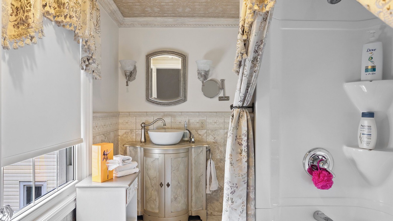 Photo of Bathroom in Amherstburg