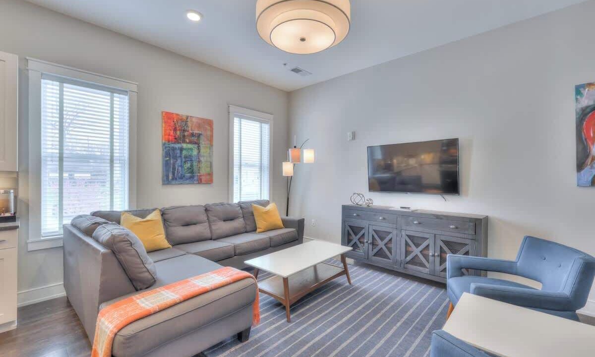 Photo of Livingroom in 12 South